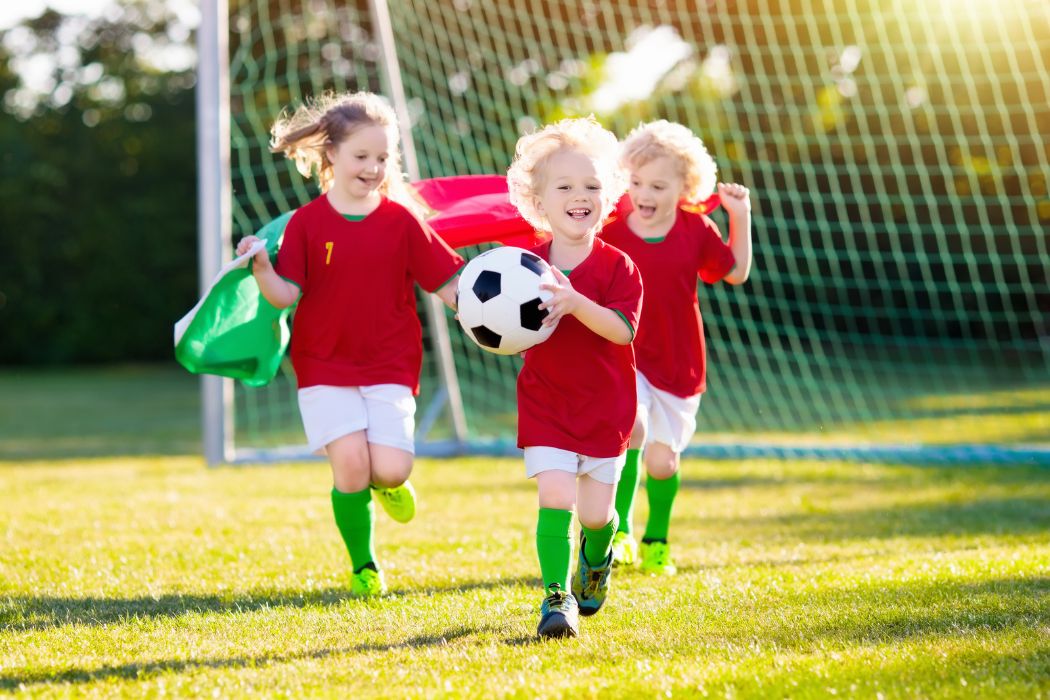 Kiedy i gdzie najlepiej rozpocząć grę w piłkę nożną dla swojego dziecka?